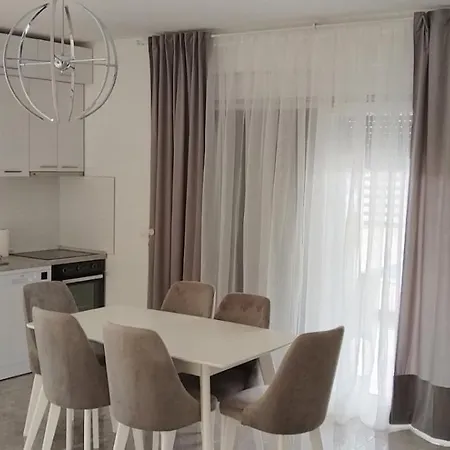 Villa Villa Lago *