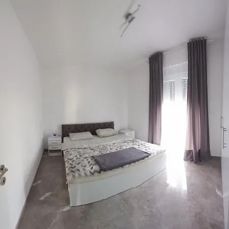 Villa Lago *